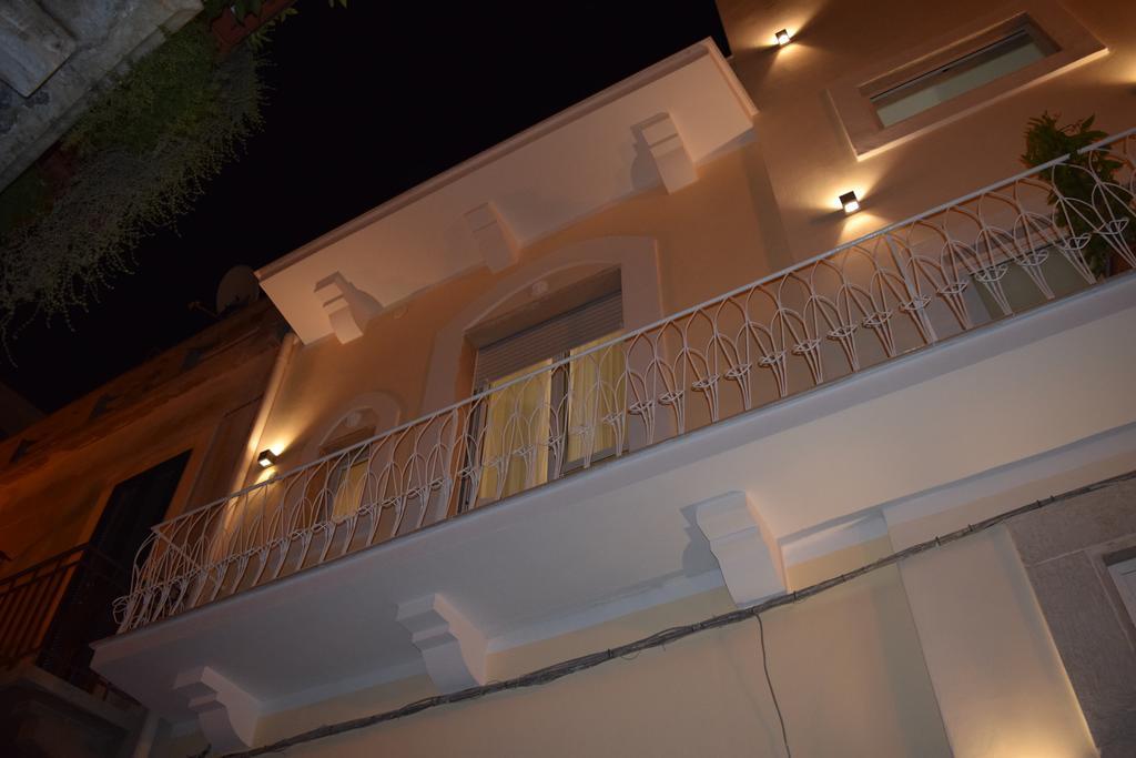 Domus Al Corso Con Servizio B&B Canosa di Puglia Exterior foto