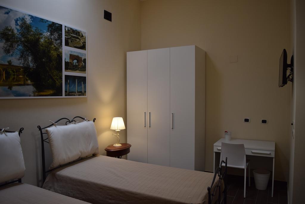 Domus Al Corso Con Servizio B&B Canosa di Puglia Quarto foto