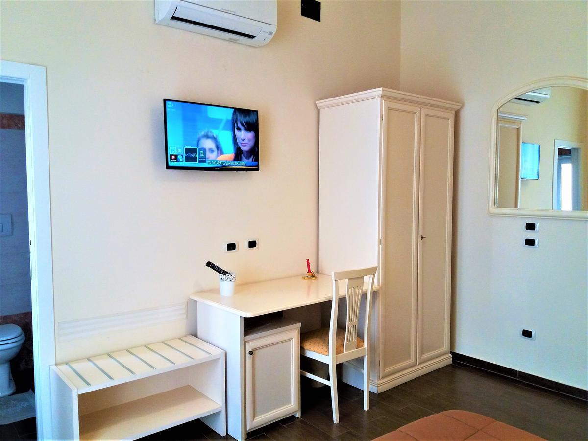 Domus Al Corso Con Servizio B&B Canosa di Puglia Exterior foto